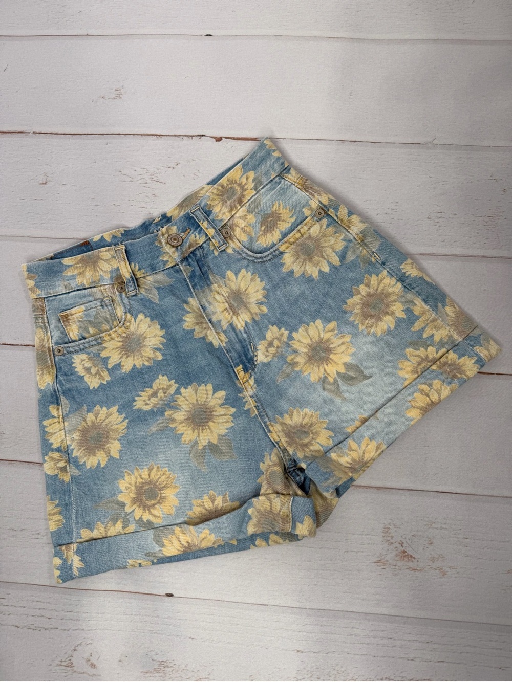 American Eagle Sunflower Print Denim Cuffed Shorts Size 8